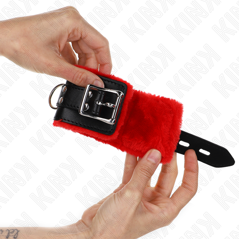 KINK - FUR LINED WRIST RESTRAINTS WITH SQUARE HOLES RED AND BLACK BELT ADJUSTABLE 17-29 CM X 6 CM - slika 2