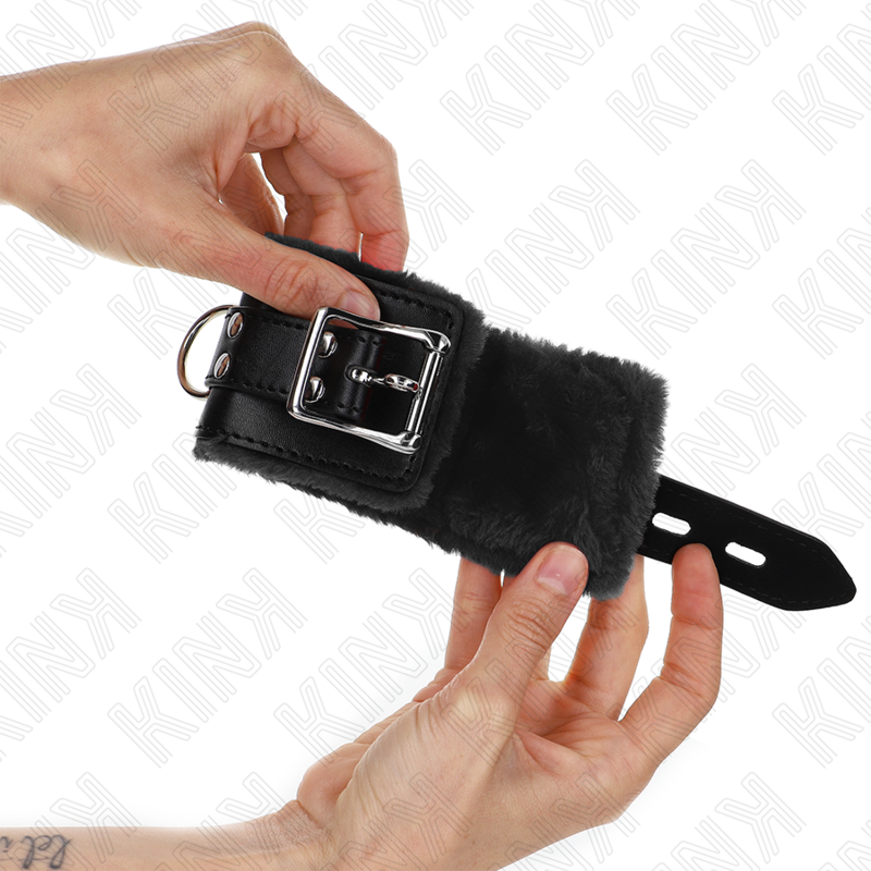 KINK - FUR LINED WRIST RESTRAINTS BLACK WITH BLACK BELT ADJUSTABLE 17-29 CM X 6 CM - slika 2